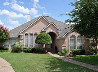 6112 Iron Horse Dr, North Richland Hills, TX 76148