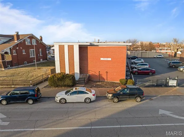 5225 Southwest Ave, Saint Louis, MO 63139
