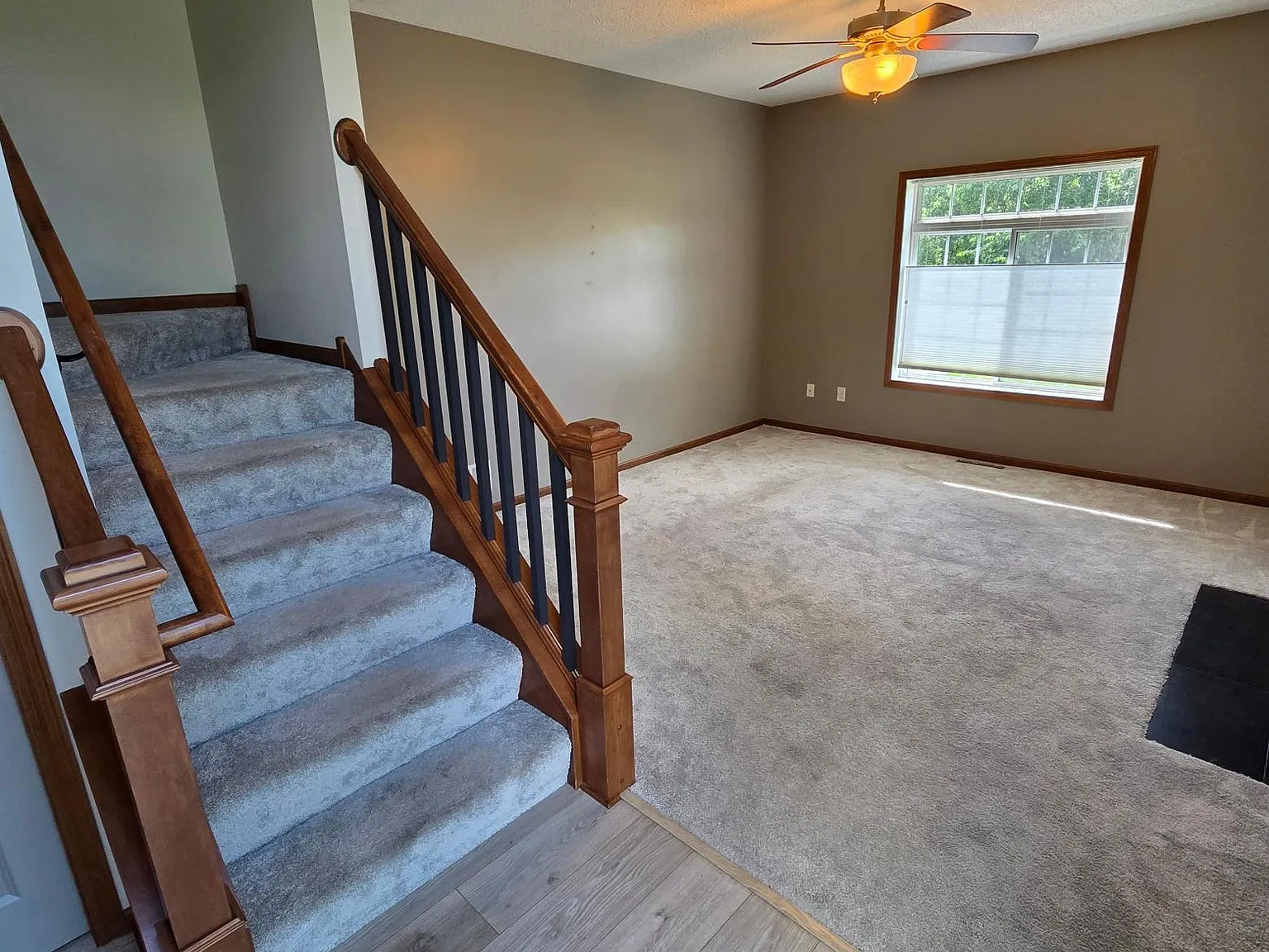 3 bed, 2.5 bath, 1809 sqft, $2,745 — Photo 2