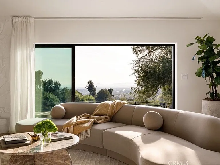 11111 Tujunga Canyon Blvd — Photo 32