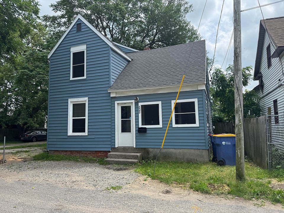 1st image of 828 Isabella Ct SE