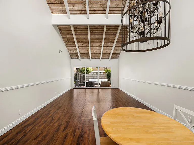 24 Redwood Tree Ln — Photo 8