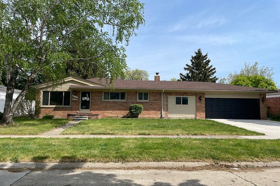 1st image of 22394 Fairfax St