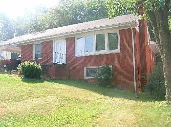 1st image of 747 Opie St