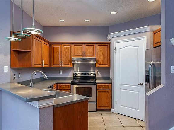 5th image of 743 Cruise View Dr