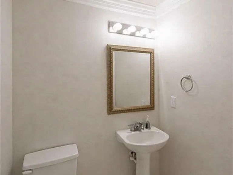 6430 Binalong Dr — Photo 5