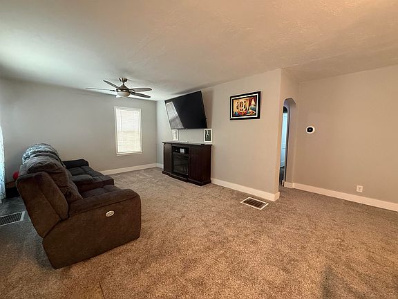 3rd image of 753 Kansas Ave