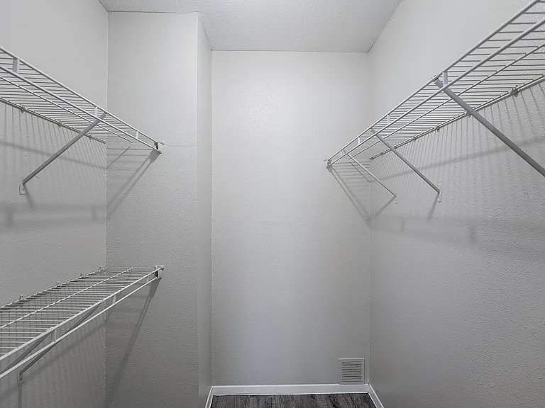 Establishment Walk-in Closet
