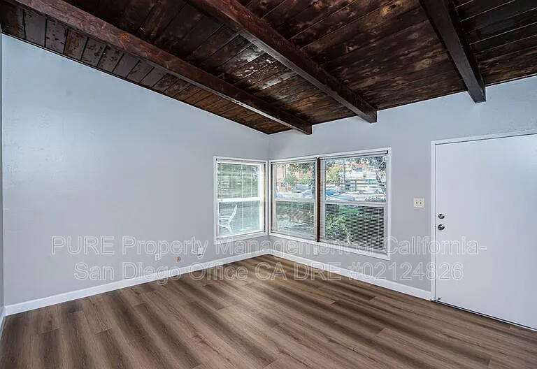 1053 Grand Ave — Photo 2