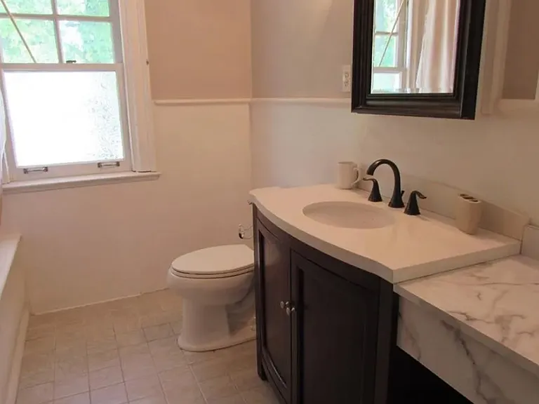 303 S Gray St — Photo 11