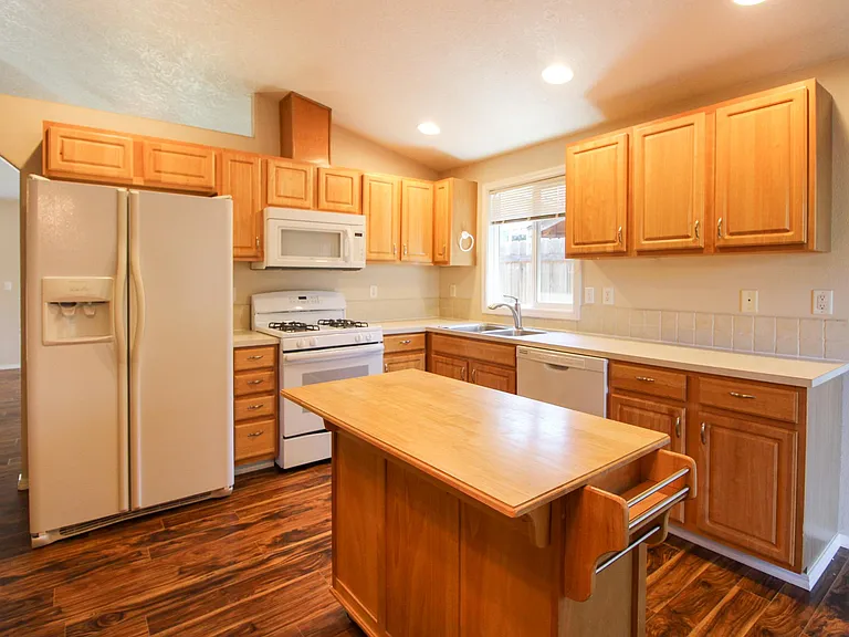 3882 Lone Oak Rd SE — Photo 7