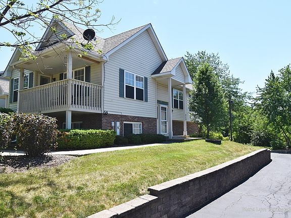 2nd image of 459 E Willow St #459