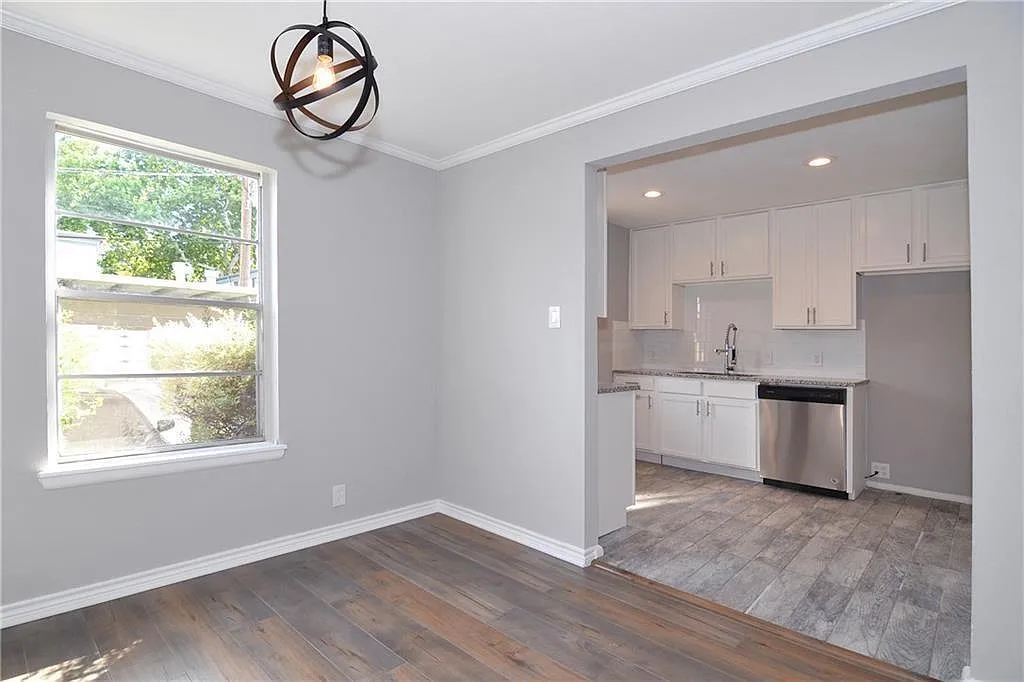 2 bed, 1147 sqft, $1,950 — Photo 3