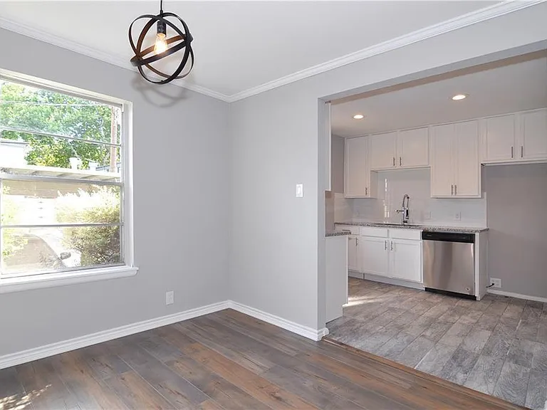 4945 N Hall St — Photo 3