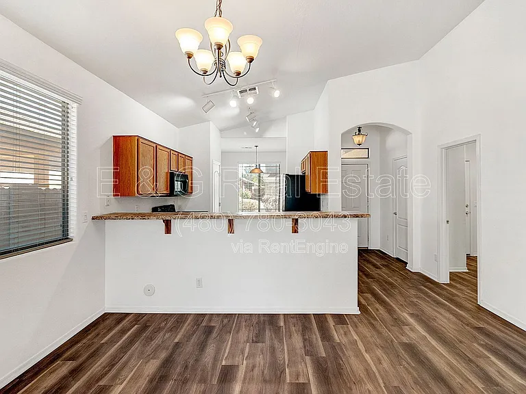 17228 W Elm St — Photo 11