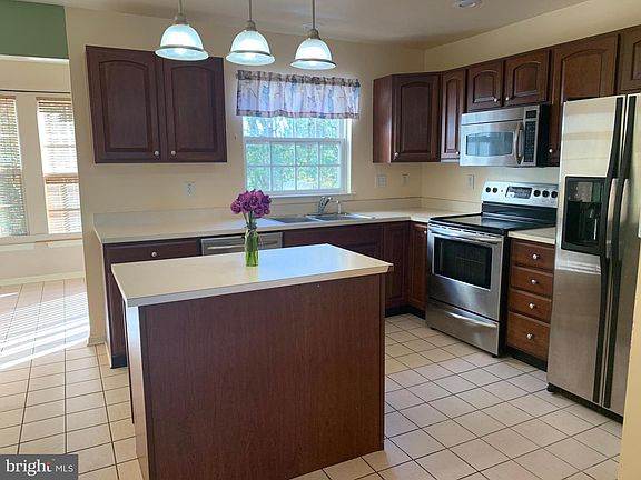 4th image of 4442 Glenwood Dr