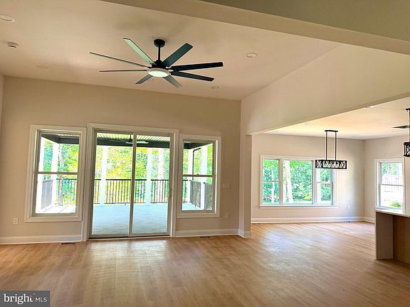 5th image of 218 Birdie Rd