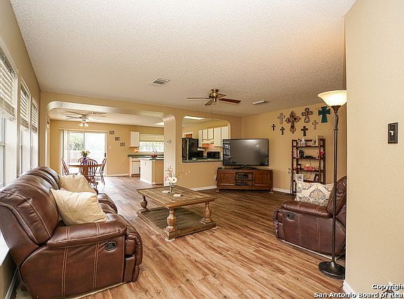 2nd image of 13211 Cypress Mdw