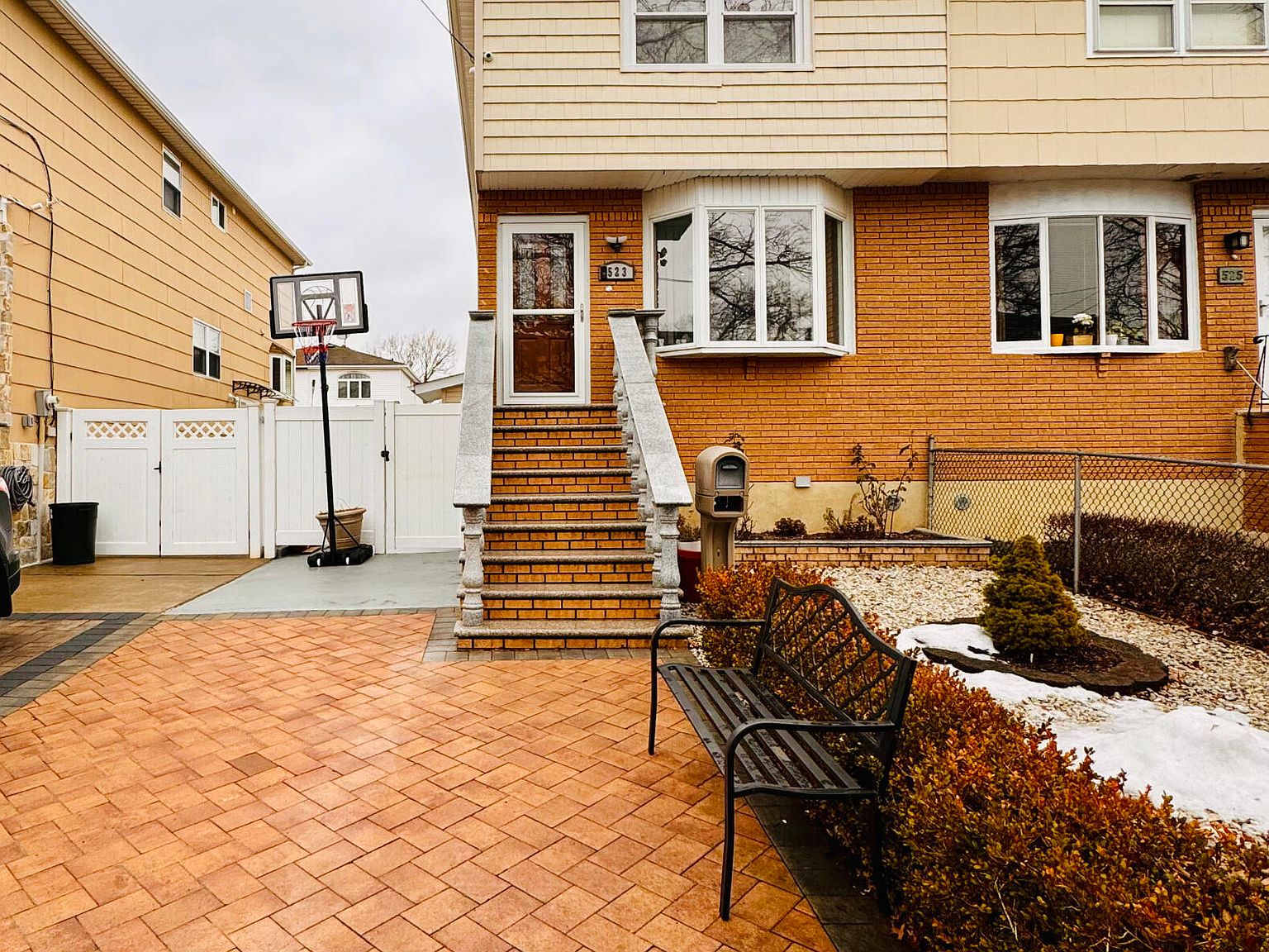 523 Naughton Ave, Staten Island, NY 10305 Zillow