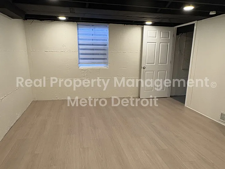 655 N Eton St #22 — Photo 16