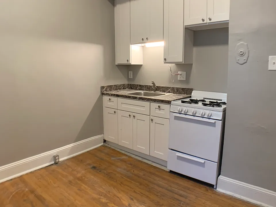 405 S 40th St #1F