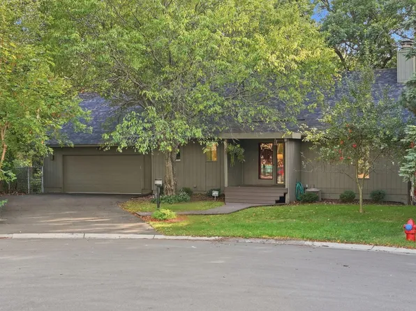 3921 Woodview Ct, Vadnais Heights, MN 55127