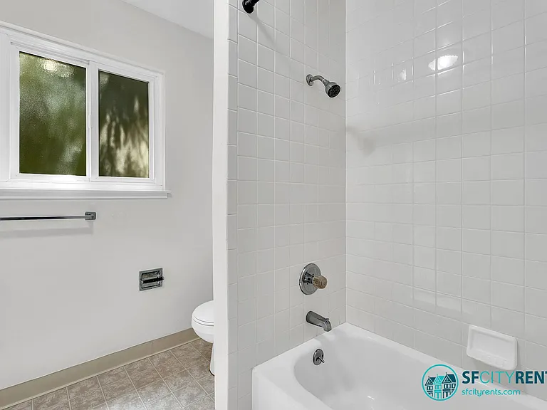 1540 Hudson St #302 — Photo 24
