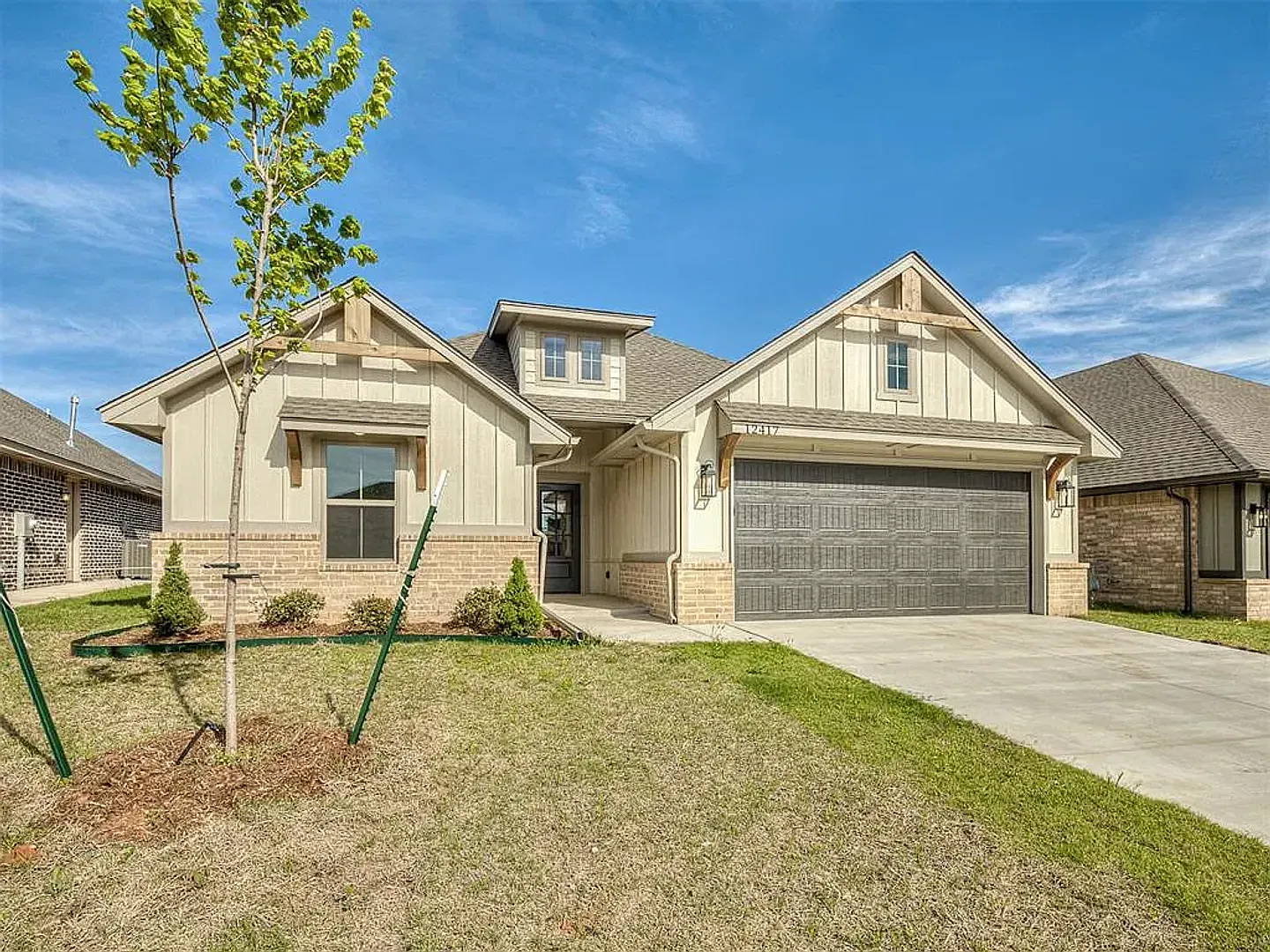 Beautiful 3-Bedroom Home in Yukon Modern 2025 Build! — Photo 1