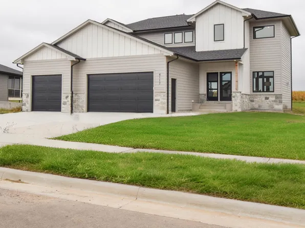 4117 N Interlachen Trl, Sioux Falls, SD 57107