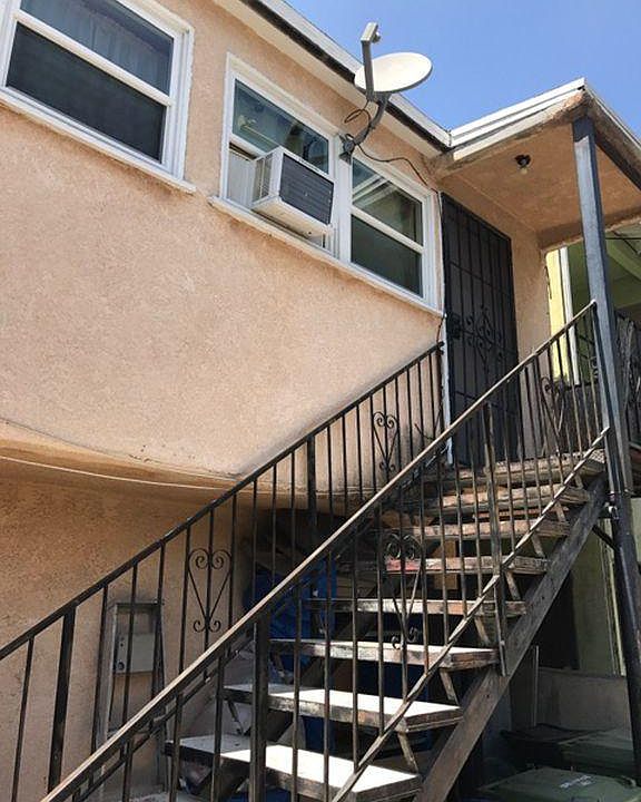 This is an upstairs back unit. 