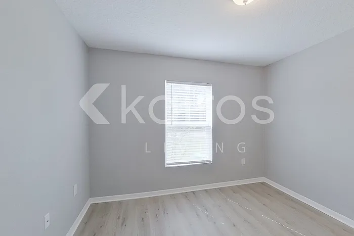 8833 N Vienna Dr — Photo 9