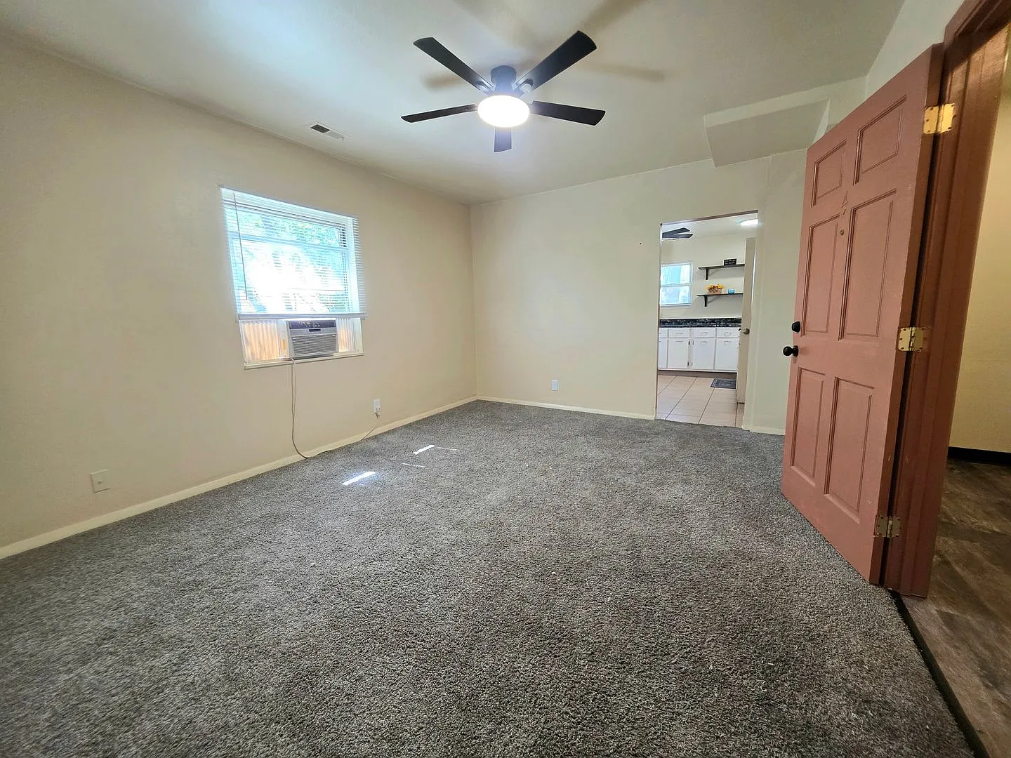 1637 Cedar St — Photo 2