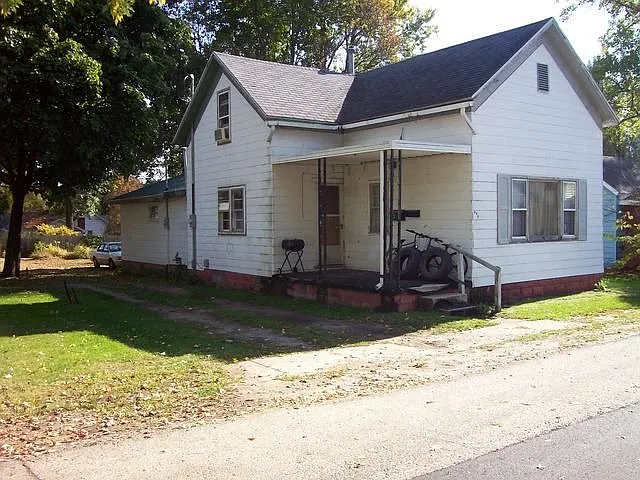 511 S Burson St photo 1