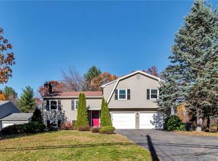 31 High St, Windsor, CT 06095