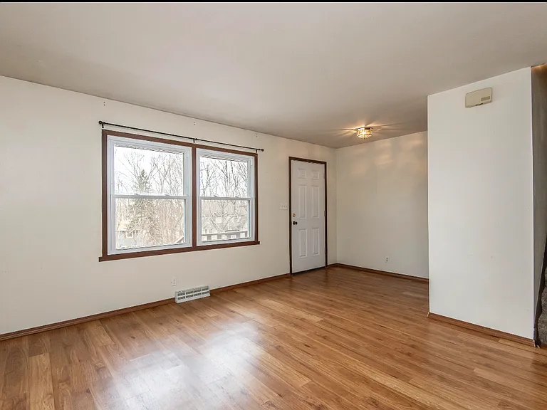 Mary Lynn Dr — Photo 2