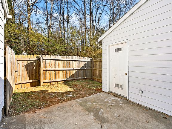 4th image of 3867 Moran Way