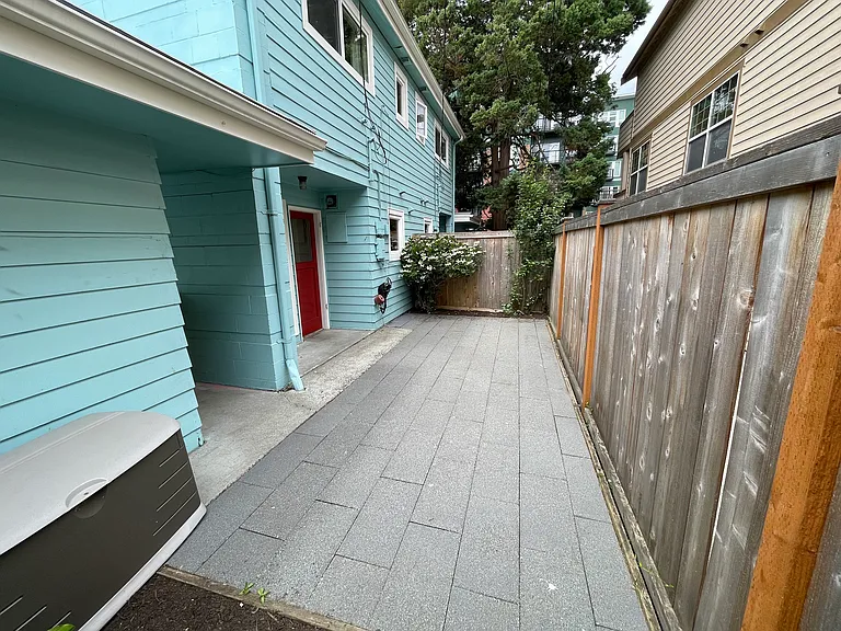 8254 20th Ave NE — Photo 16