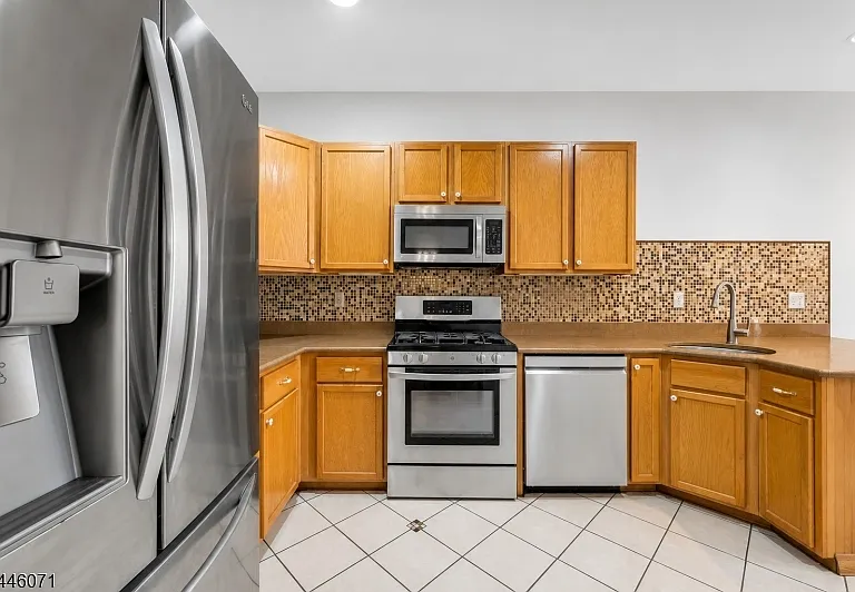19 Gordon Cir — Photo 3