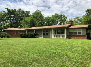 8 Club Ct, Columbia, MO 65201