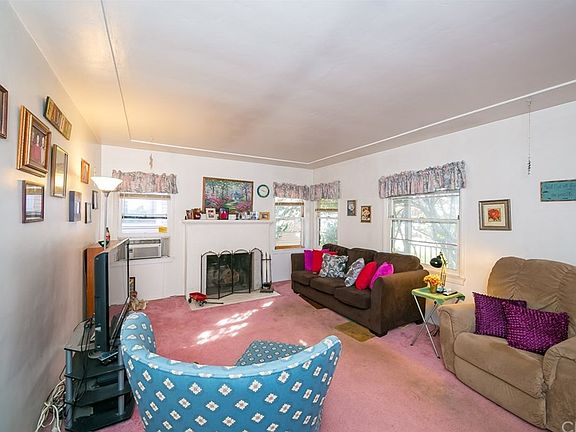 4th image of 1242 S Gladys Ave