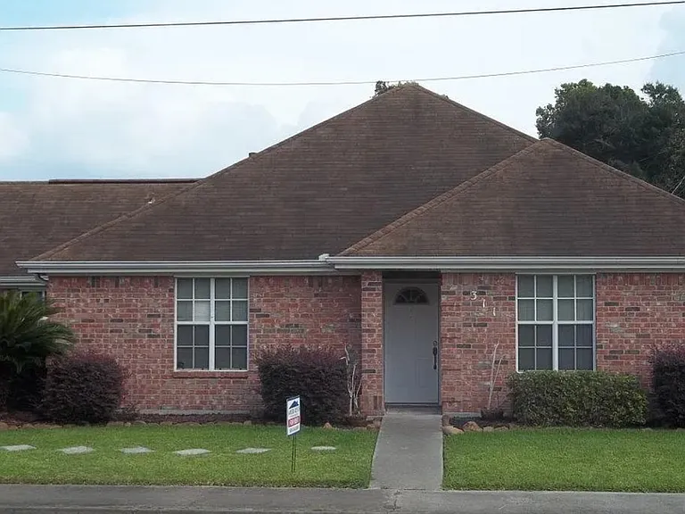 311 Nederland Ave — Photo 1