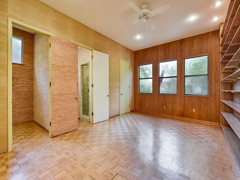800 Leonard St — Photo 15