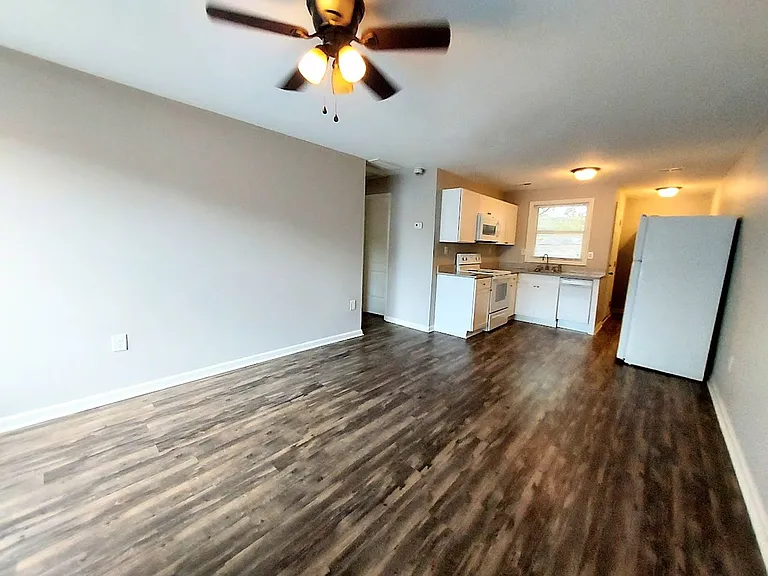 505 W Main St — Photo 19