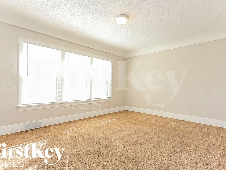1306 Brookside Ave — Photo 7