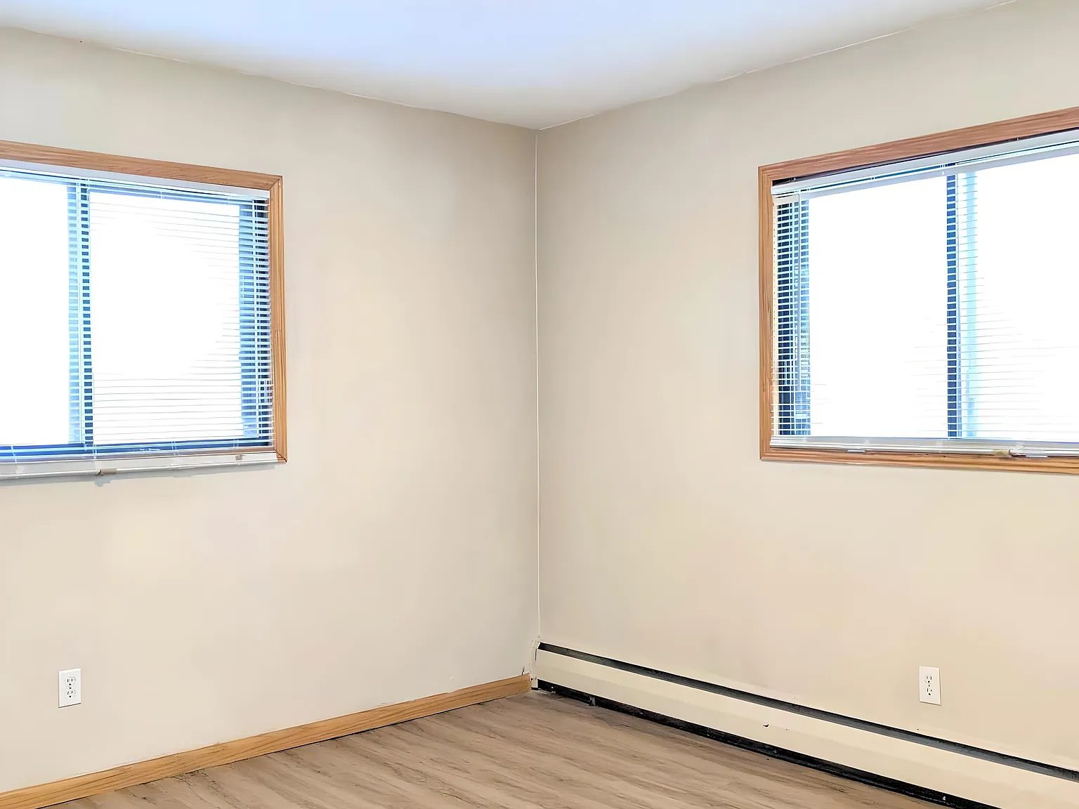 Twin Pines Apartments — Photo 4