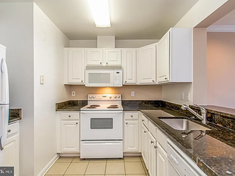 23 Pierside Dr #229 — Photo 6