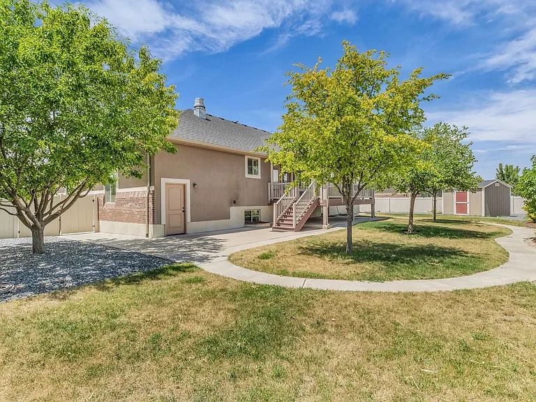 1377 S 4300 W — Photo 38