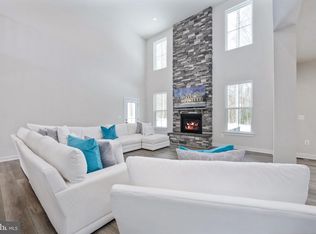 112 Lake Bluff Ct, Fredericksburg, VA