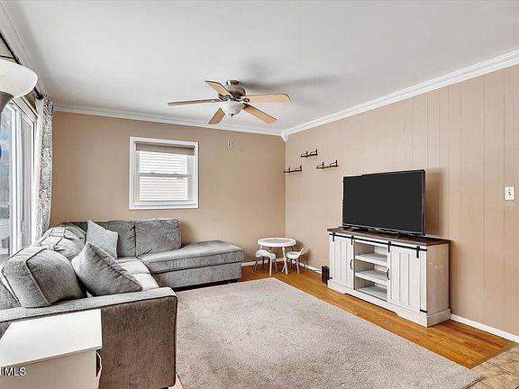 3rd image of 101 Waterman Avenue
