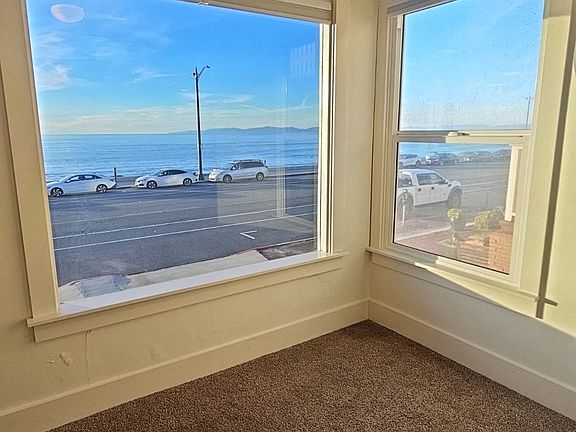 4th image of 1712 Esplanade Unit E